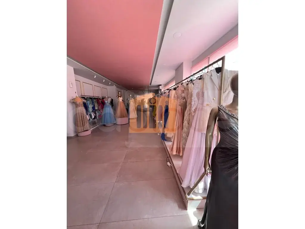 Pasuri të patundshme komerciale 200 m² 1 kati