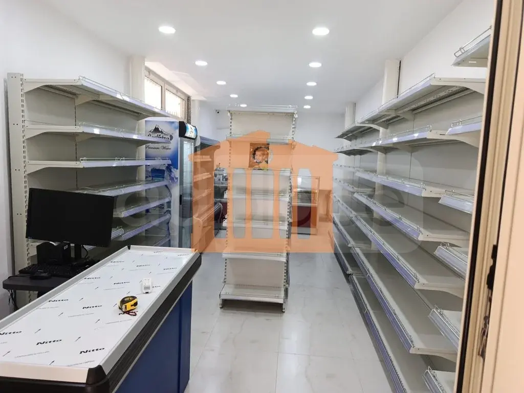 Pasuri të patundshme komerciale 55 m² 1 kati