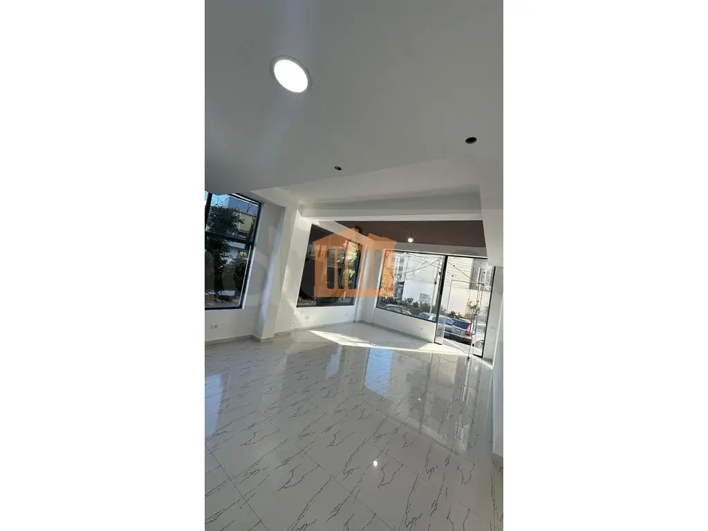 Pasuri të patundshme komerciale 120 m² 1 kati