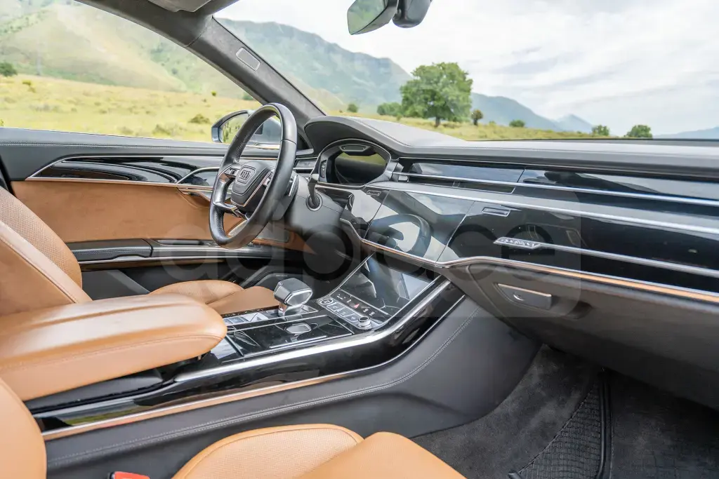 Audi A8 D5 2021