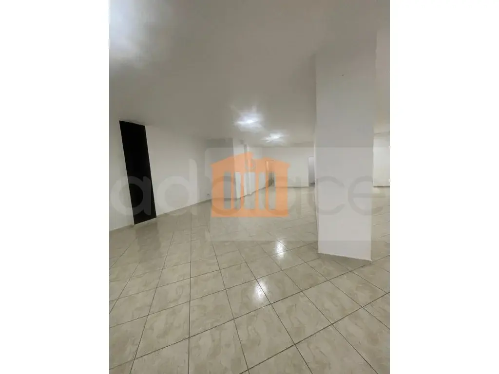 Pasuri të patundshme komerciale 160 m² 1 kati