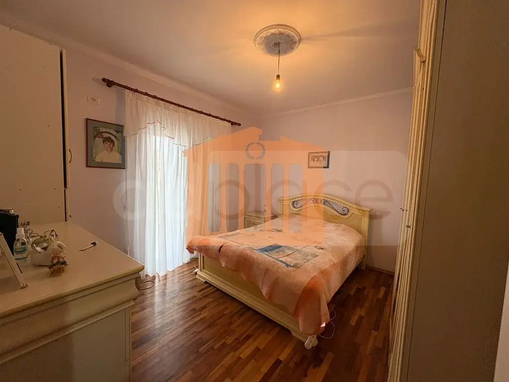 Vilë 500 m²