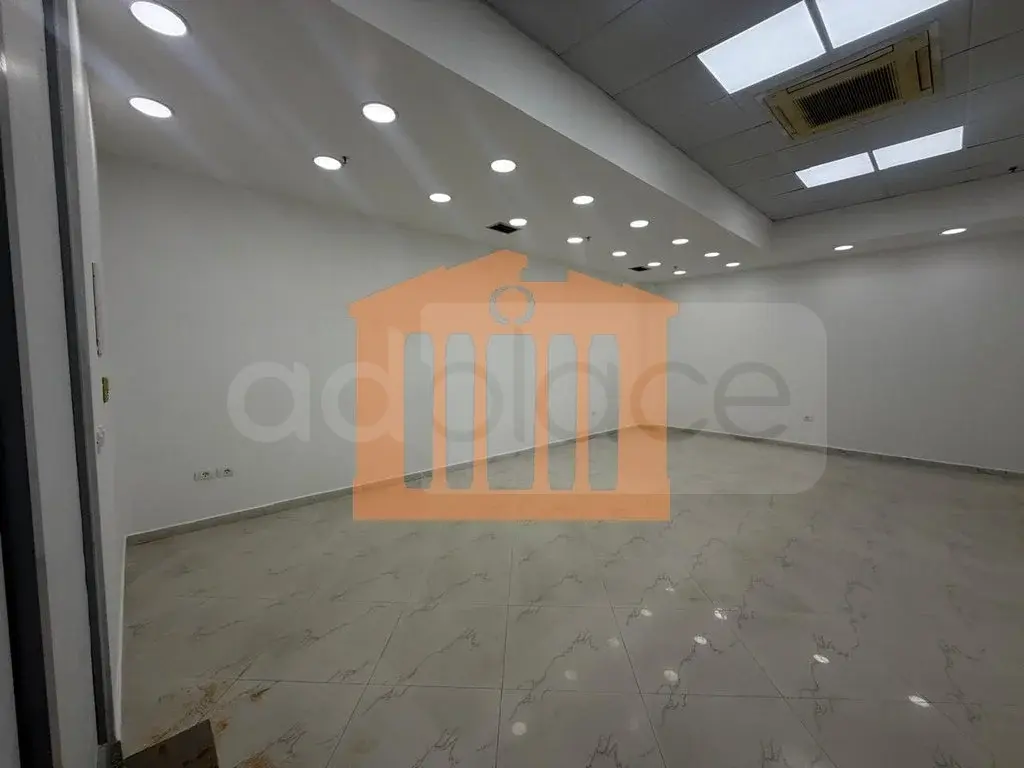 Pasuri të palujtshme komerciale 58 m² 1 kati