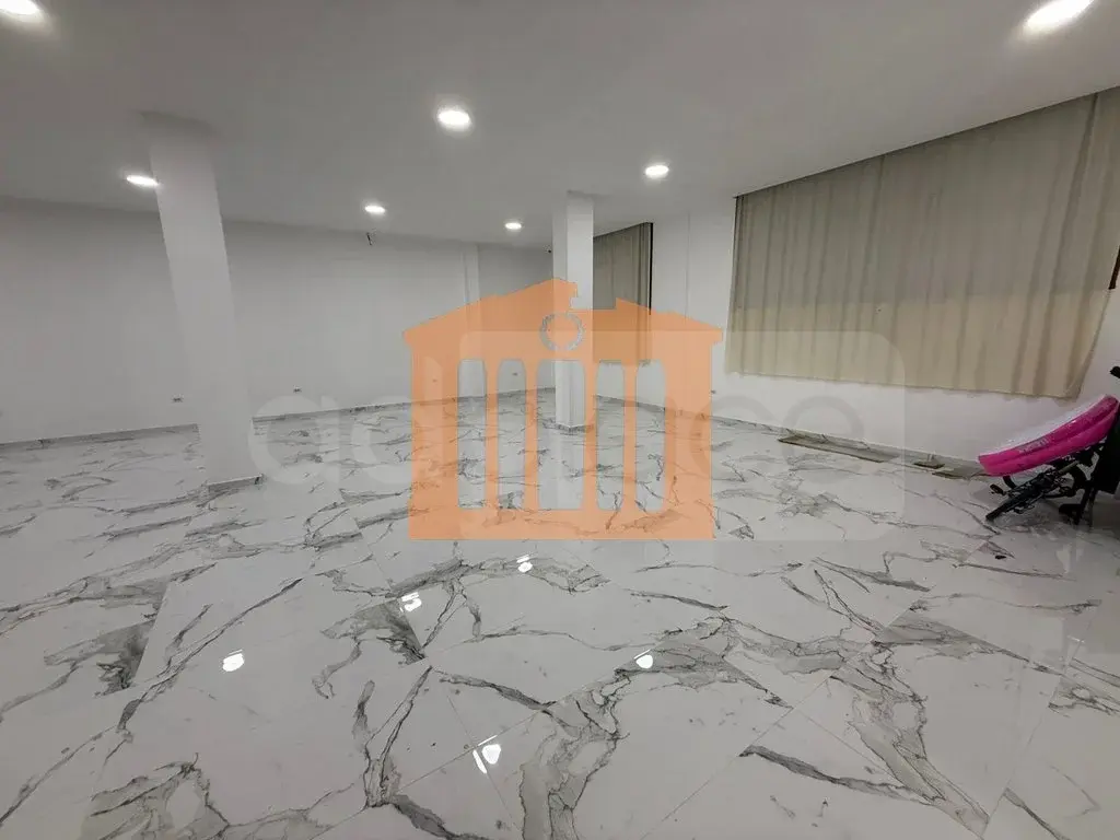 Pasuri të patundshme komerciale 175 m² 1 kati