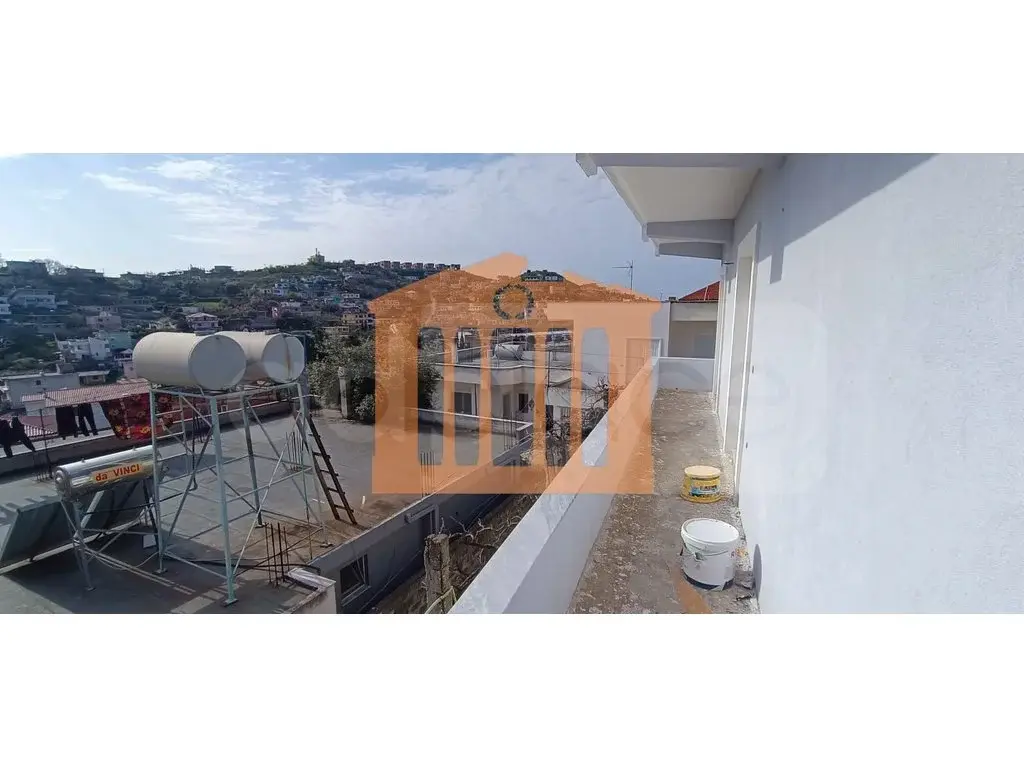Vilë 180 m² 1, 2 kati