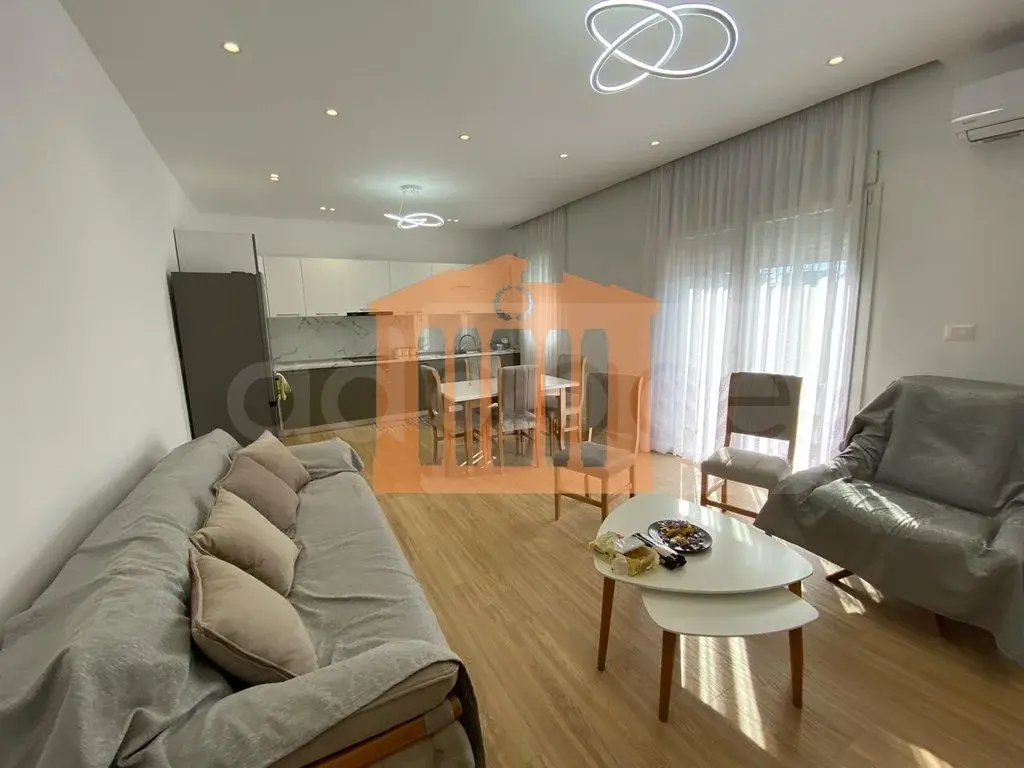 Apartament 1+2 dhoma 120 m² 2 kati