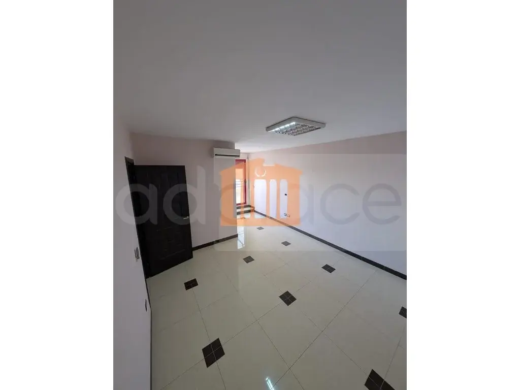 Pasuri të patundshme komerciale 200 m² 2 kati