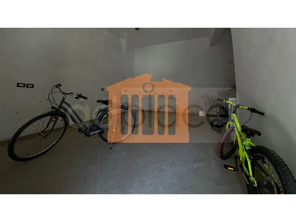 Pasuri të patundshme komerciale 34 m² 1 kati