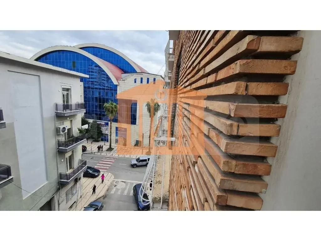 Apartament 1+3 dhoma 144 m² 4 kati