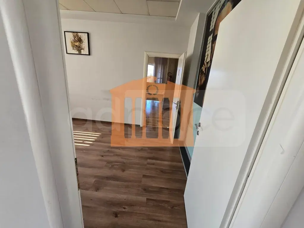 Pasuri të patundshme komerciale 173 m² 3 kati