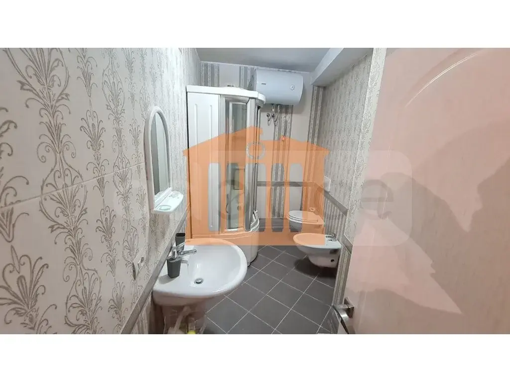 Apartament 1+3 dhoma 144 m² 4 kati
