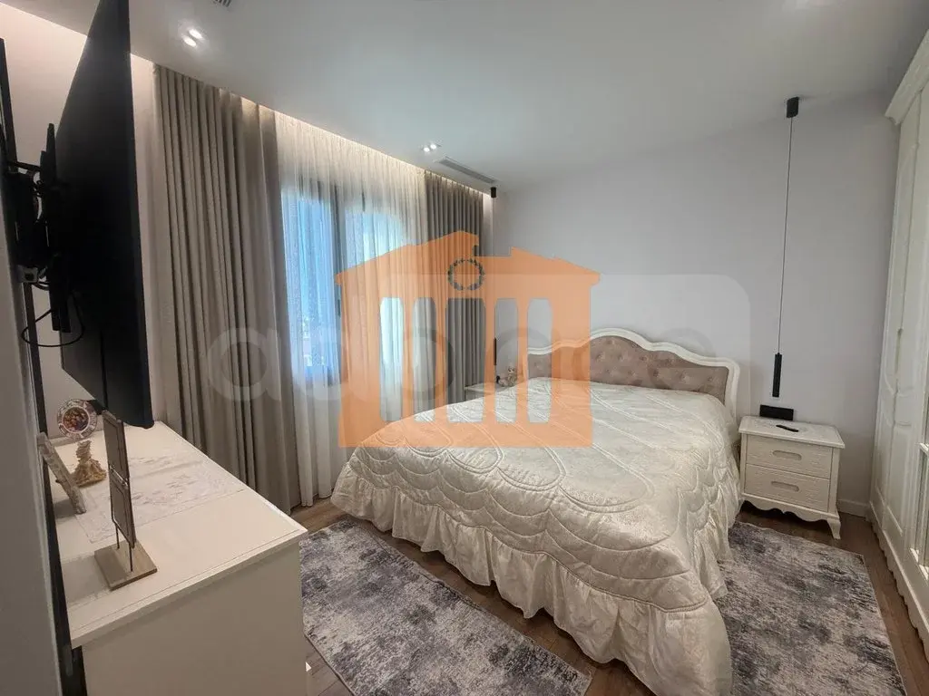 Apartament 1+1 dhoma 170 m² 3 kati