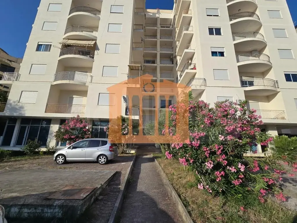 Pasuri të palujtshme komerciale 94 m²