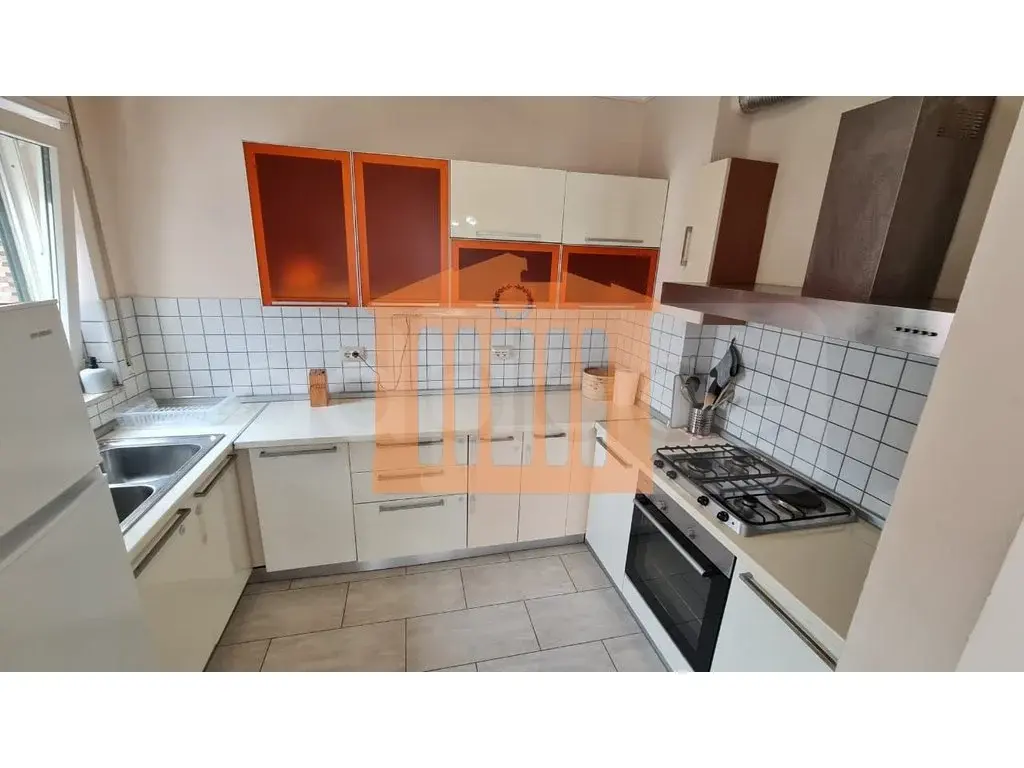 Apartament 1+3 dhoma 144 m² 4 kati
