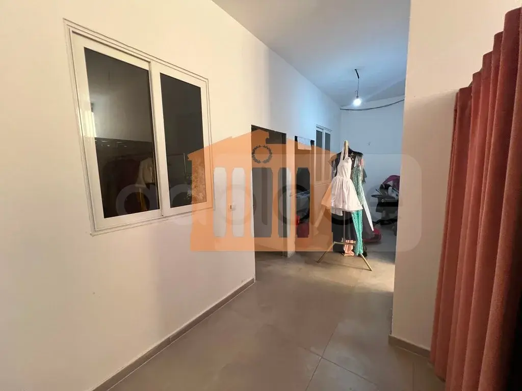 Pasuri të patundshme komerciale 200 m² 1 kati
