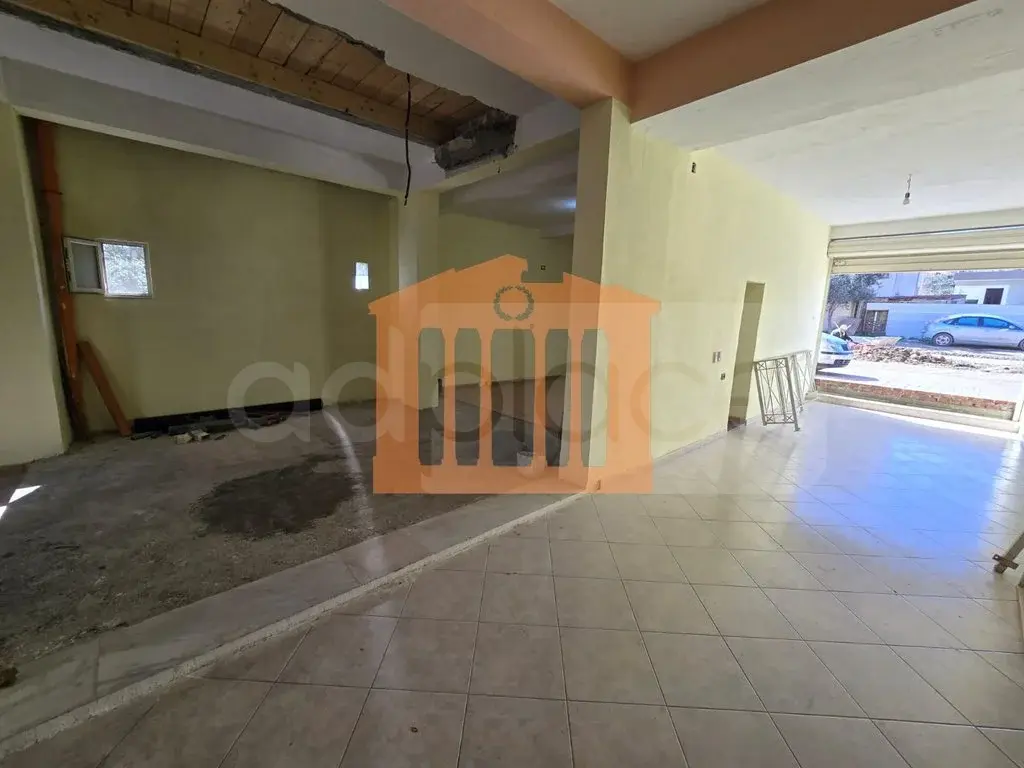 Pasuri të patundshme komerciale 150 m² 1 kati