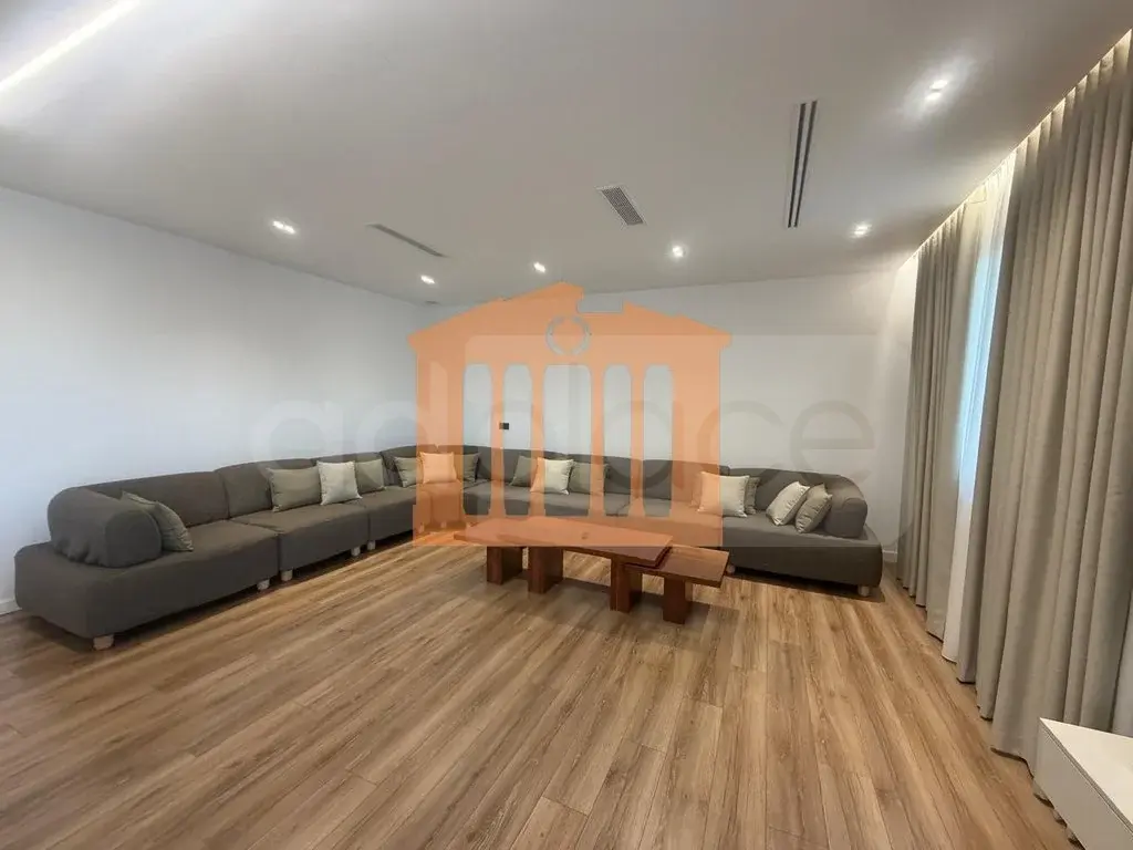Apartament 1+1 dhoma 170 m² 3 kati