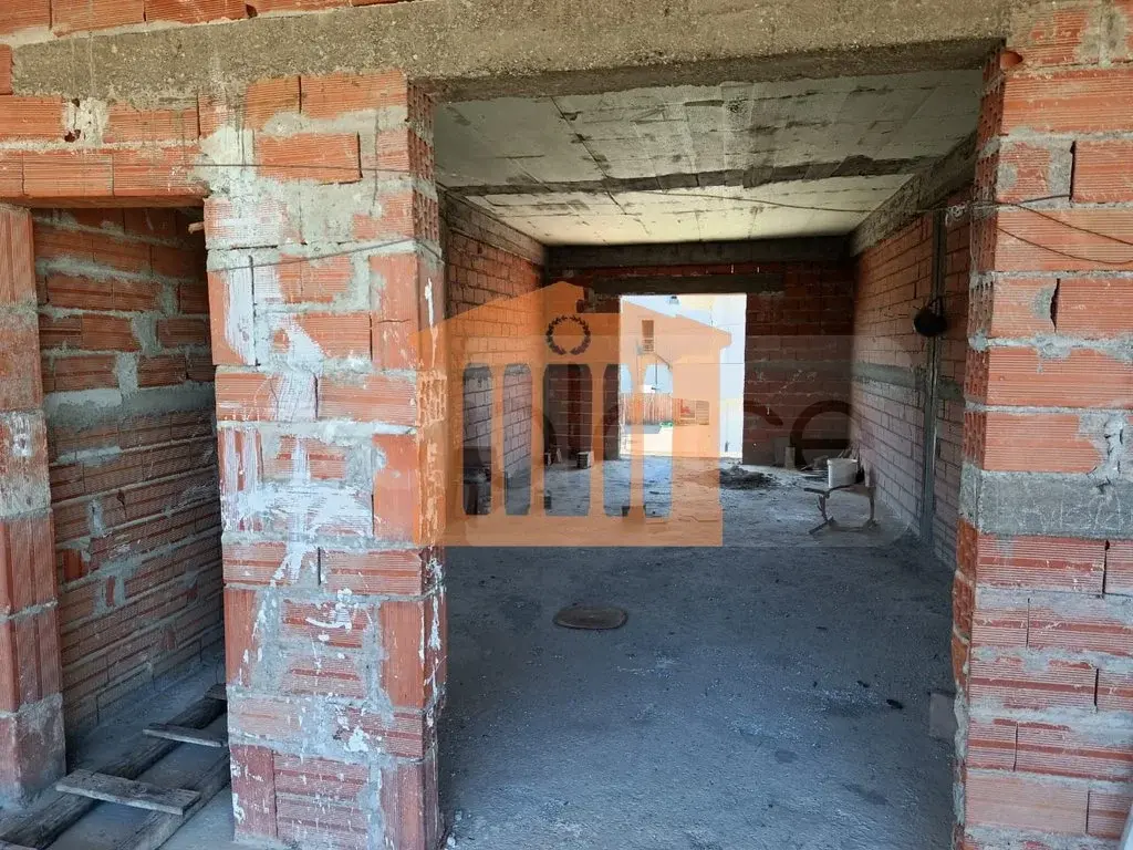 Vilë 220 m² 1 kati