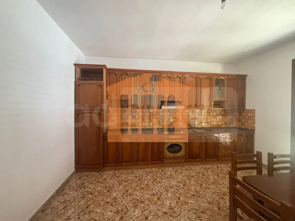Apartament 1+2 dhoma 151 m² 2 kati