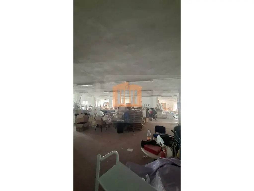 Pasuri të patundshme komerciale 1000 m² 3 kati