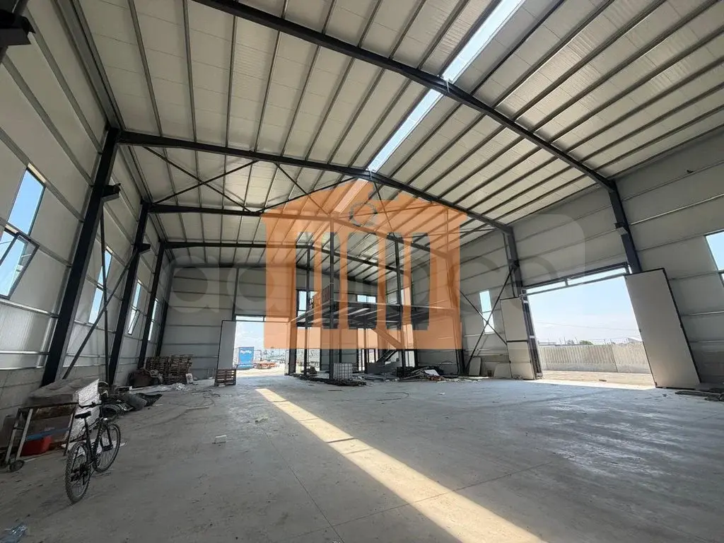 Pasuri të patundshme komerciale 2400 m²
