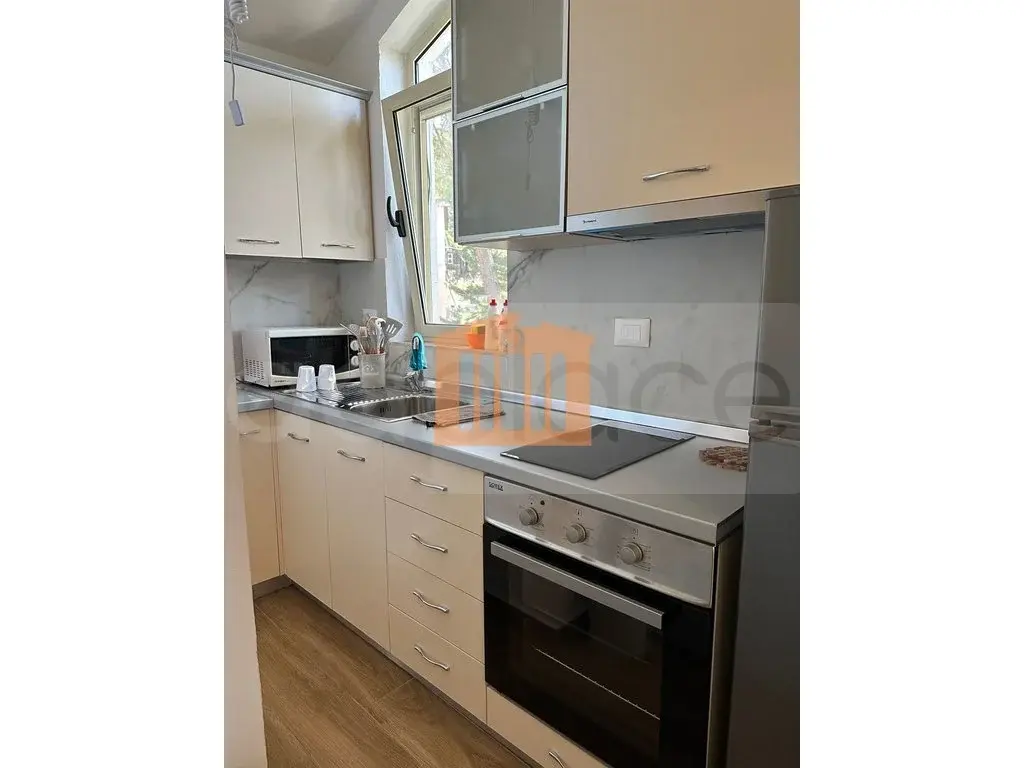 Apartament 1+2 dhoma 80 m² 2 kati