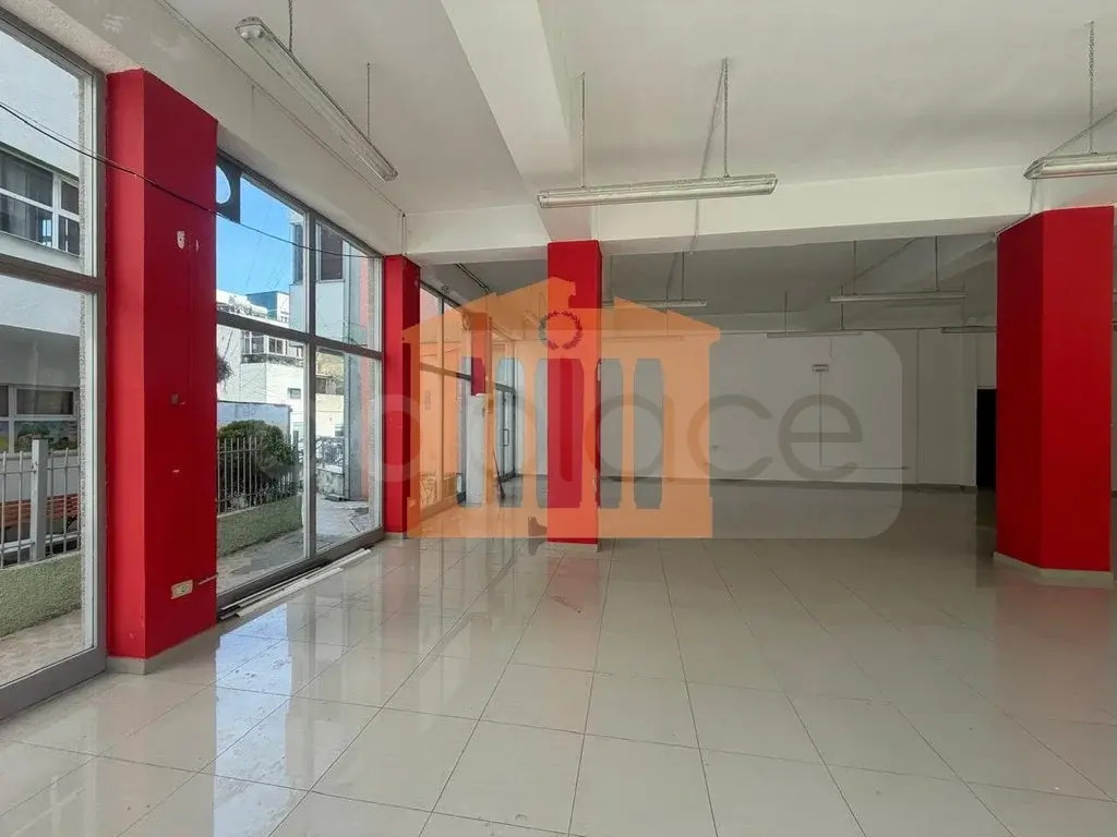 Pasuri të patundshme komerciale 240 m² 1 kati