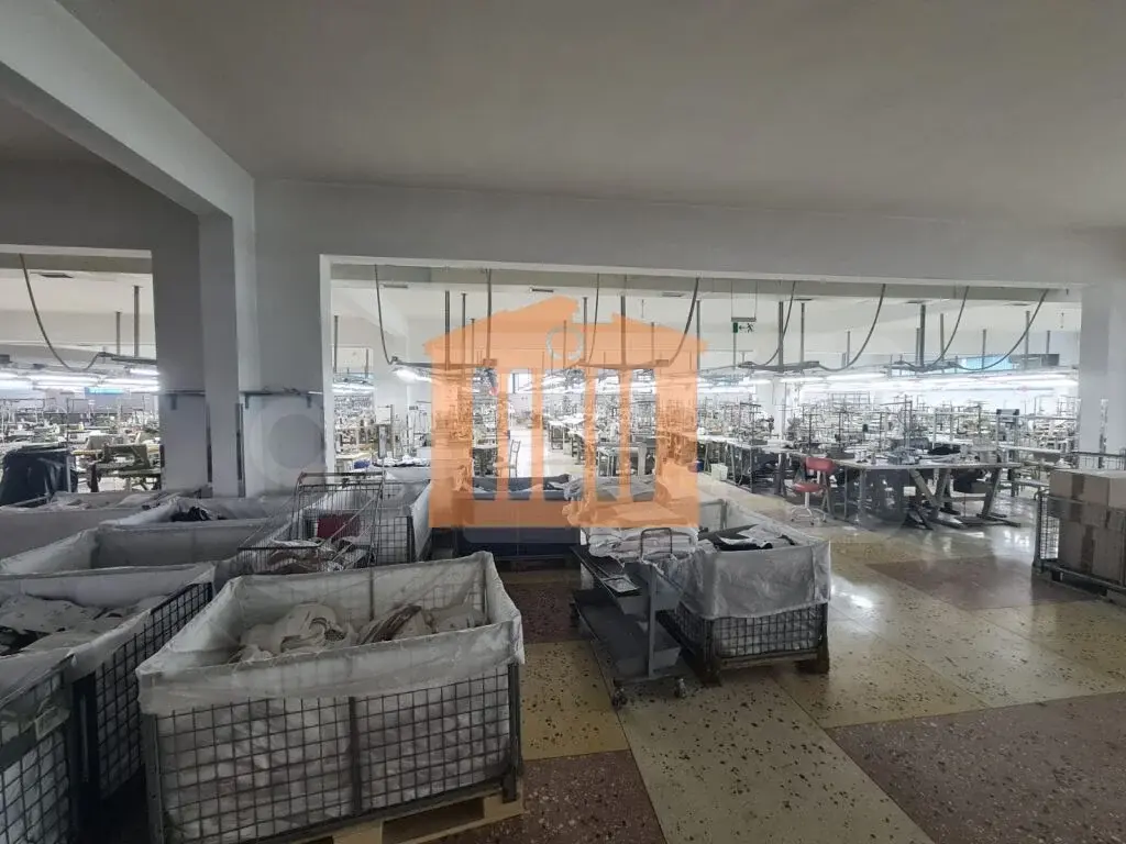 Pasuri të patundshme komerciale 2500 m² 2 kati
