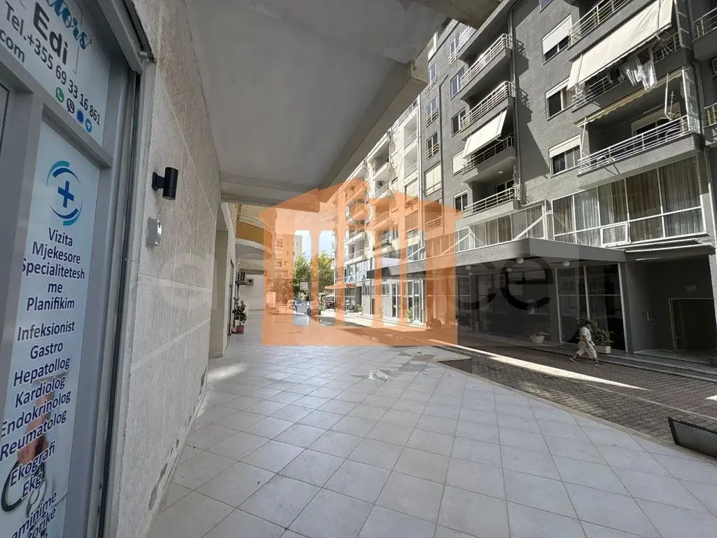 Pasuri të patundshme komerciale 77 m² 1 kati