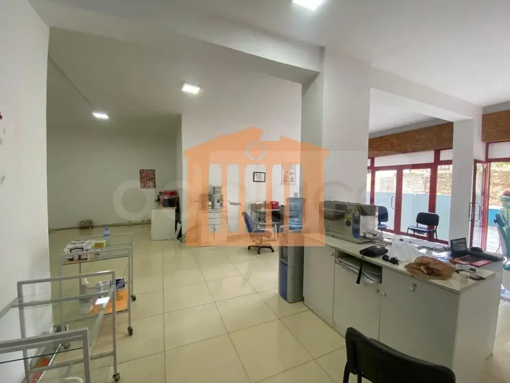 Pasuri të patundshme komerciale 92 m² 1 kati