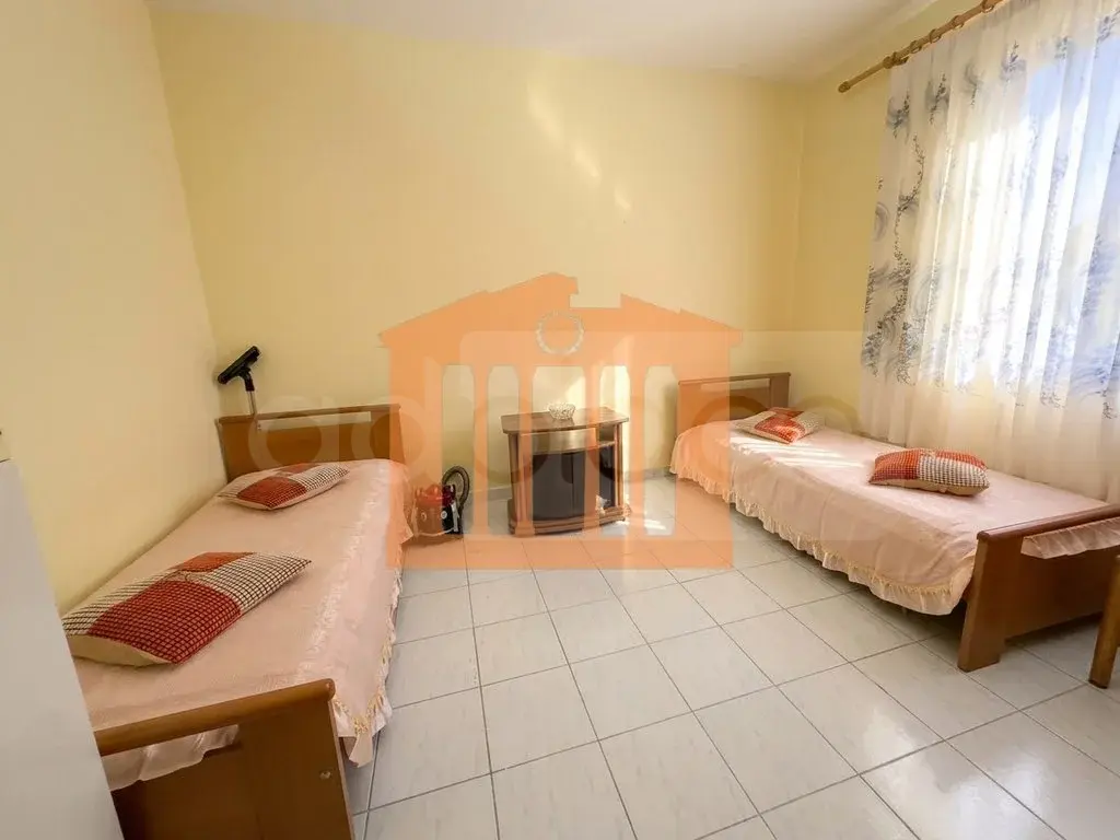 Apartament 1+2 dhoma 220 m² 2 kati