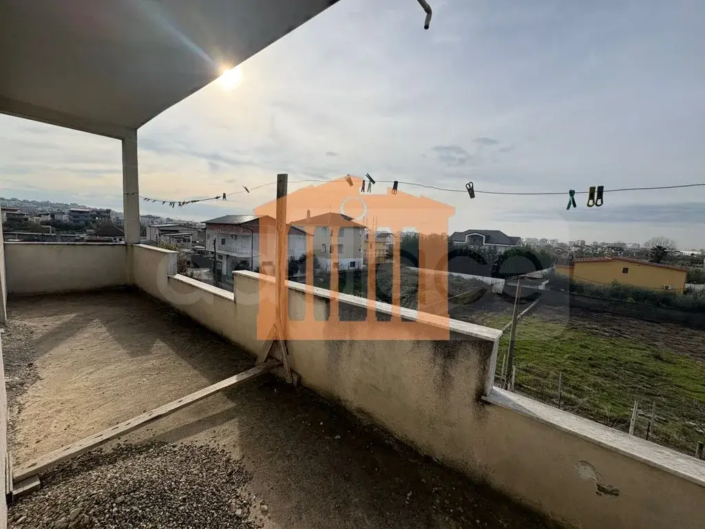 Vilë 500 m²