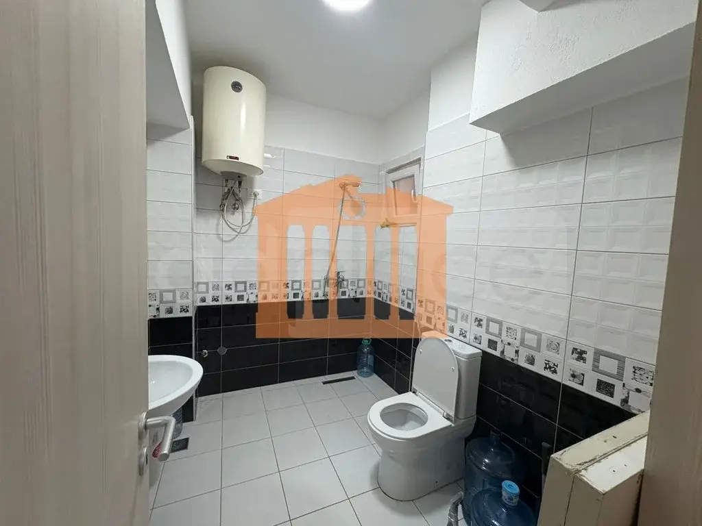 Pasuri të patundshme komerciale 80 m² 1 kati