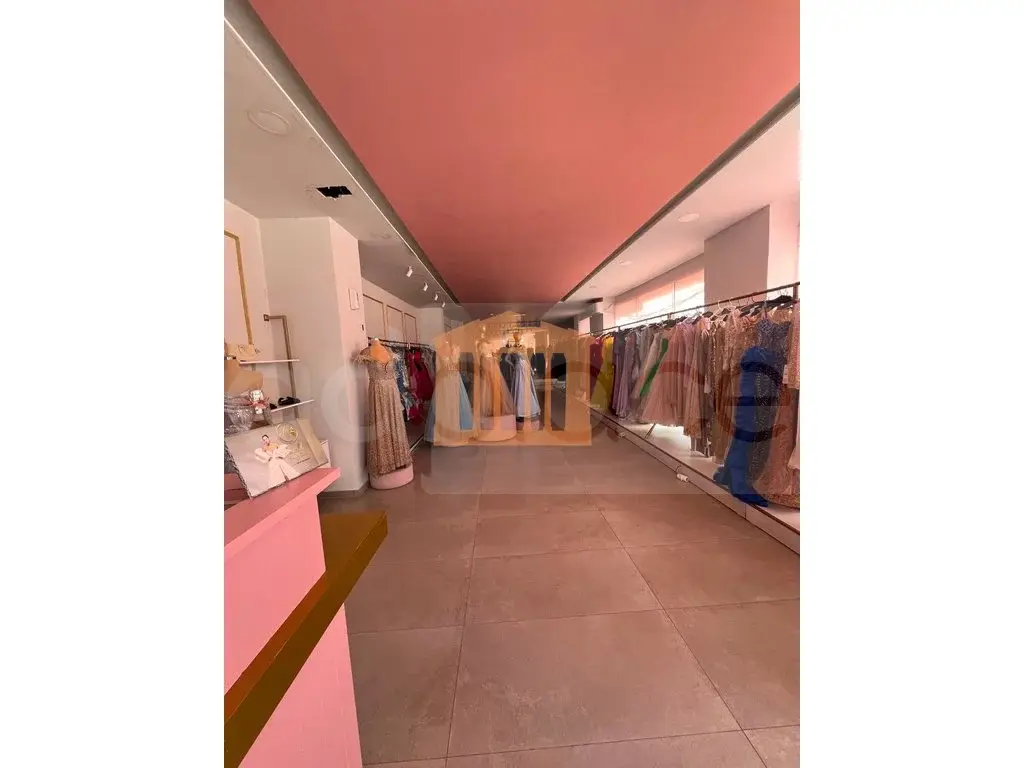 Pasuri të patundshme komerciale 200 m² 1 kati