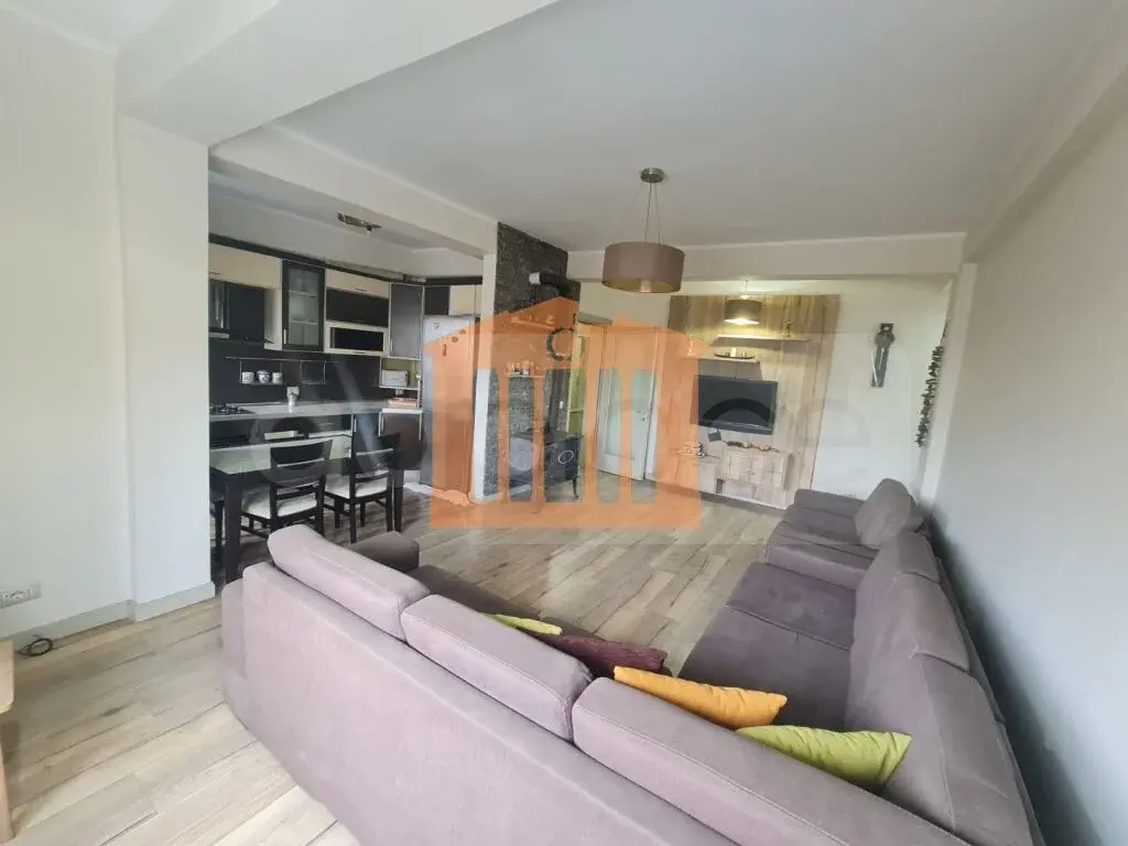 Apartament 1+2 dhoma 80 m² 4 kati