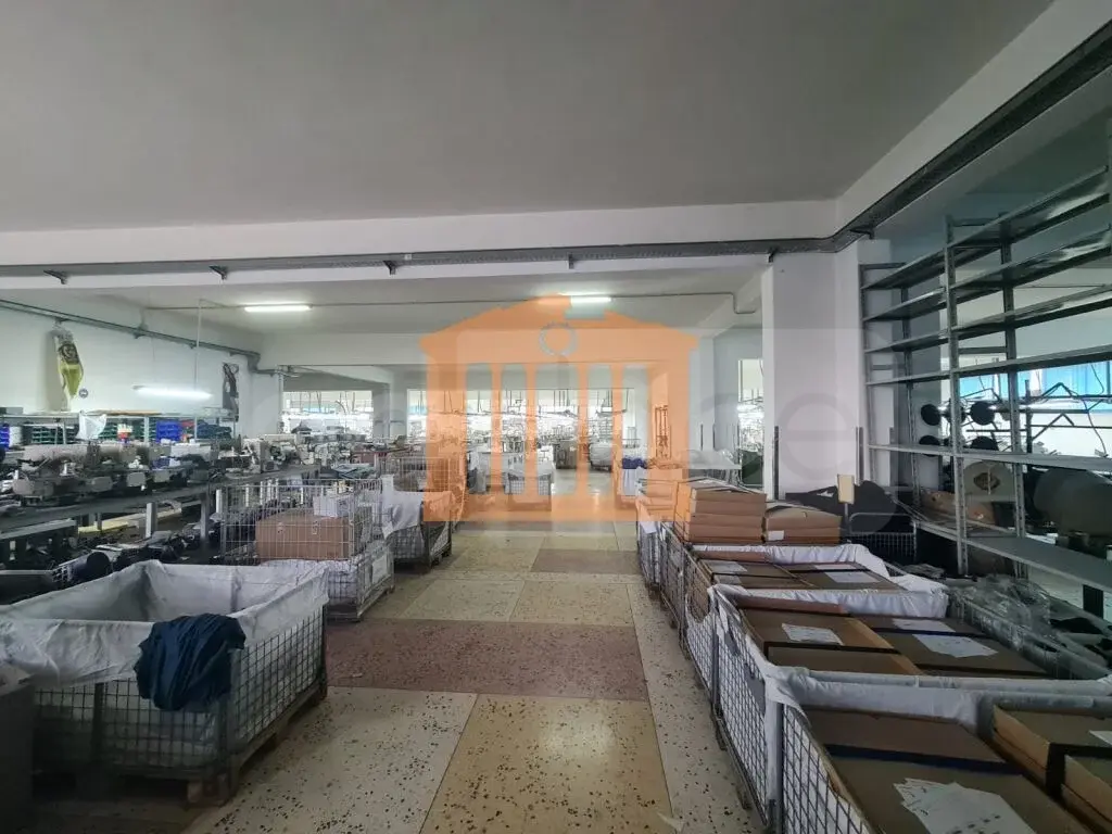 Pasuri të patundshme komerciale 2500 m² 2 kati
