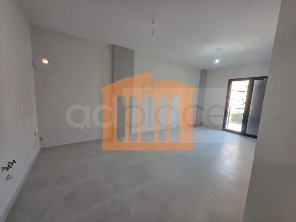 Pasuri të patundshme komerciale 106 m² 1 kati