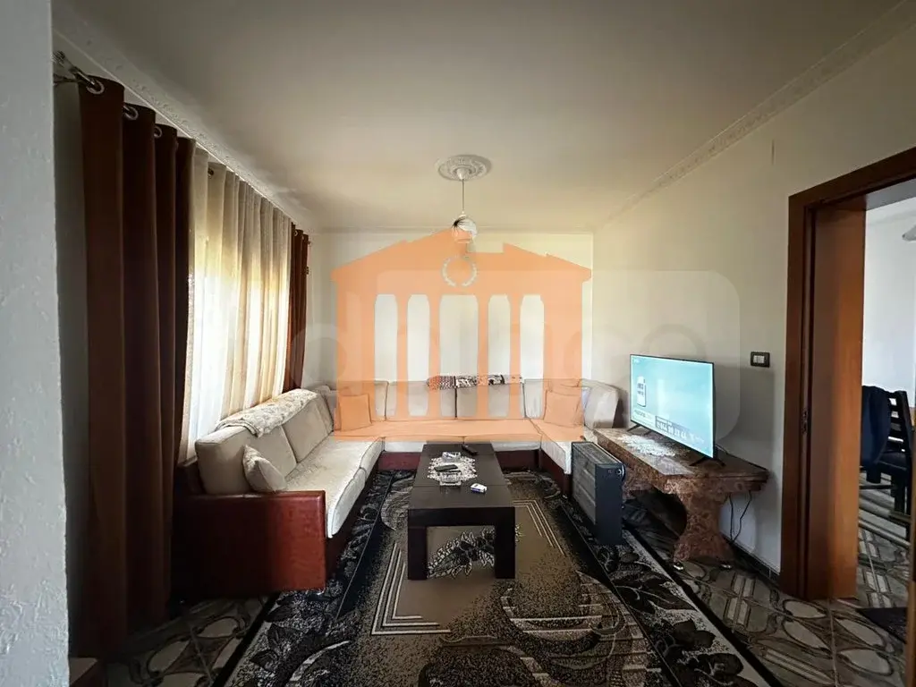 Vilë 477 m²