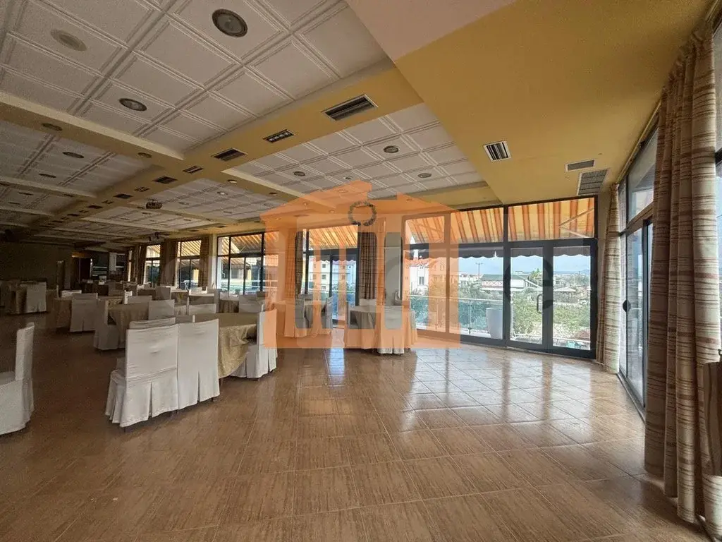 Pasuri të palujtshme komerciale 597 m² 1 kati