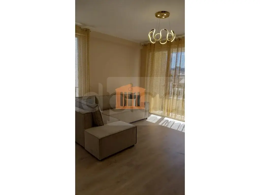 Apartament 1+3 dhoma 137 m² 2 kati