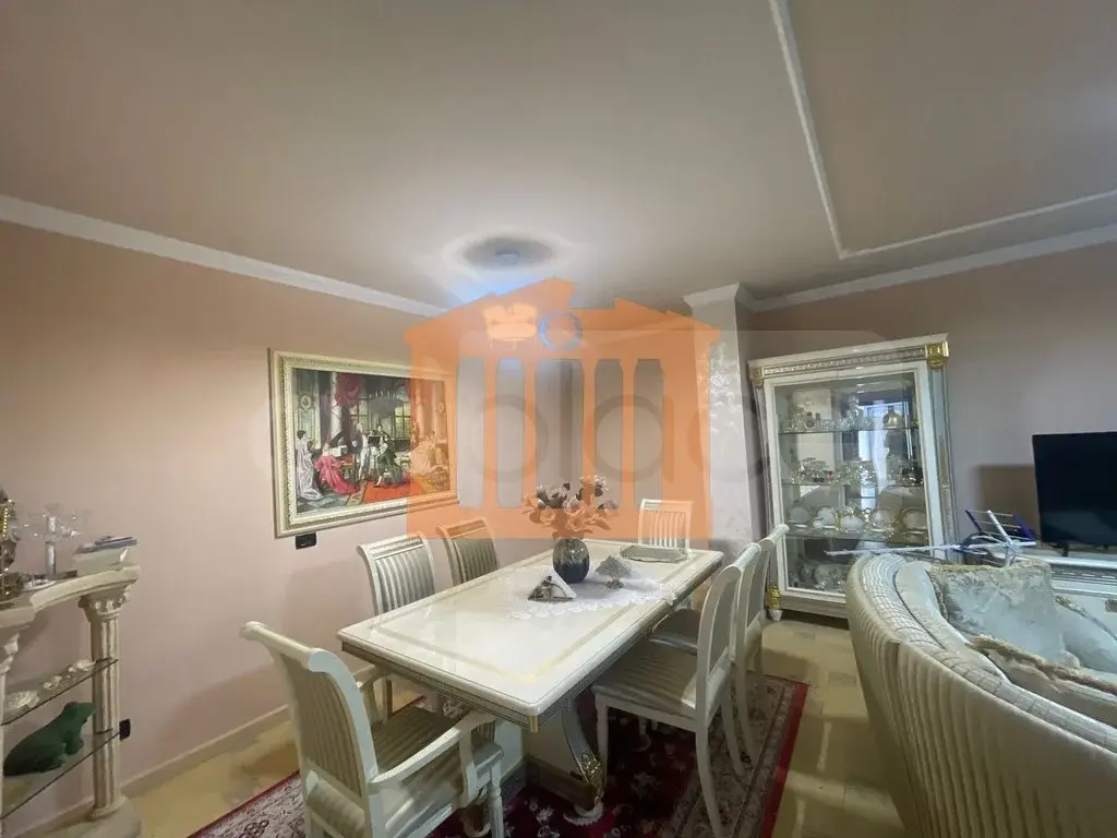 Apartament 1+3 dhoma 180 m² 5 kati
