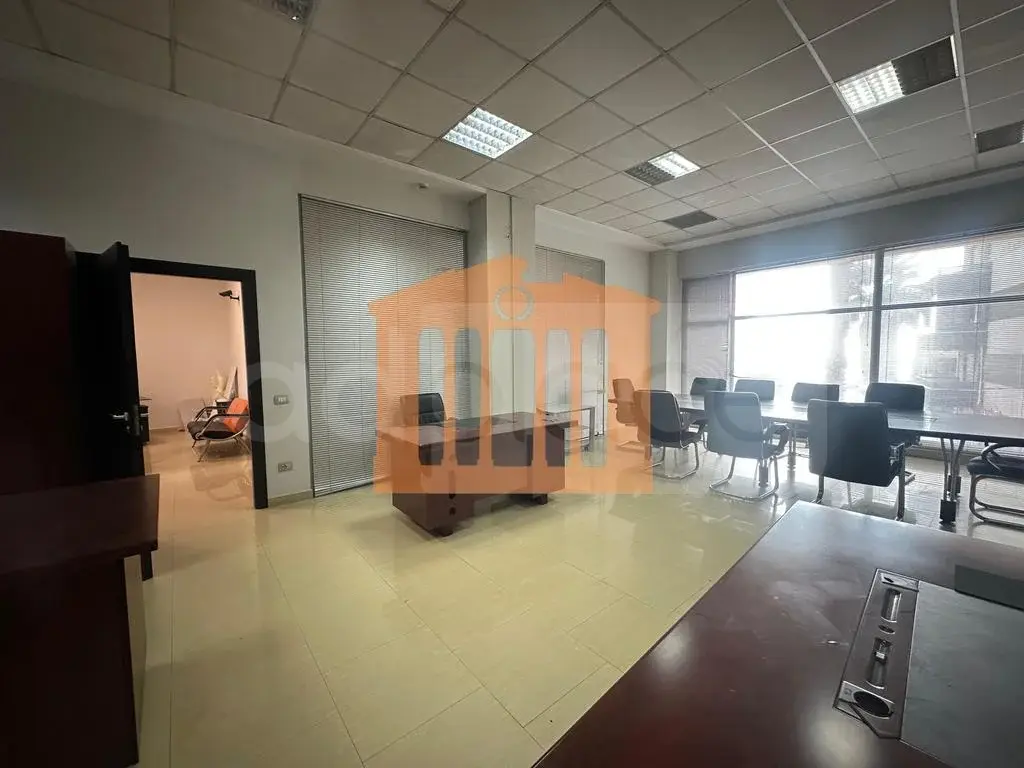 Pasuri të patundshme komerciale 128 m² 2 kati