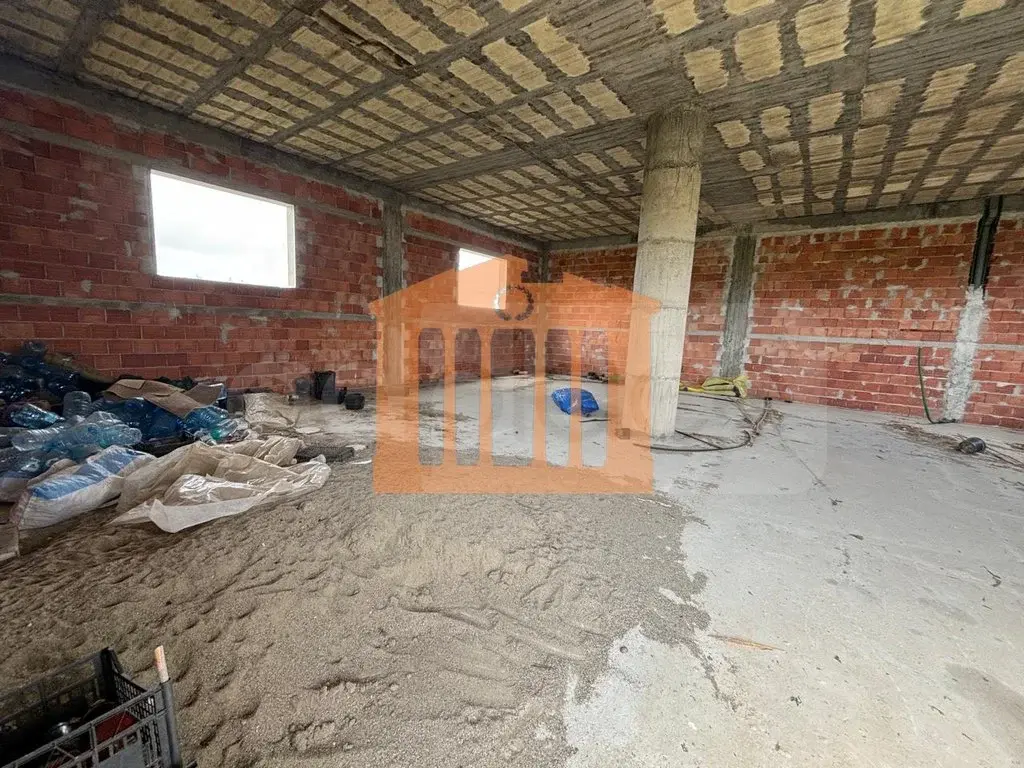 Vilë 325 m²
