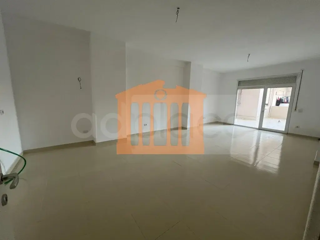 Apartament 1+2 dhoma 130 m² 1 kati