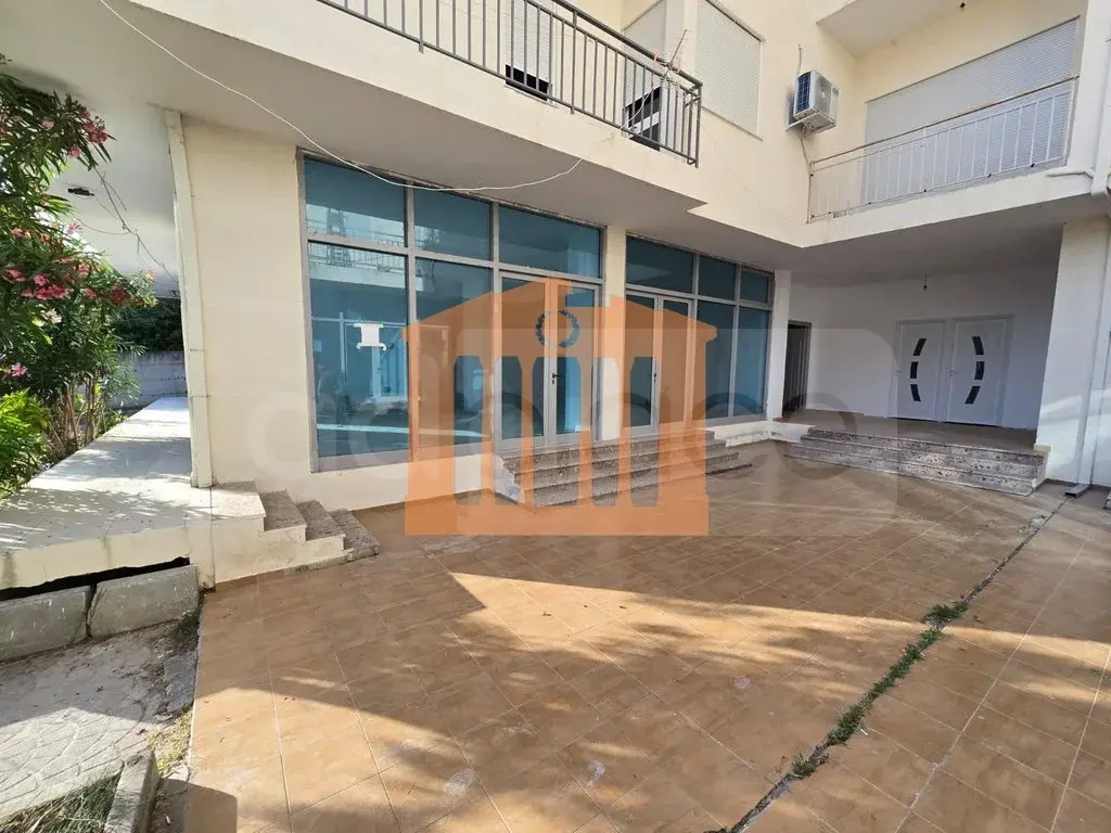 Pasuri të palujtshme komerciale 94 m²