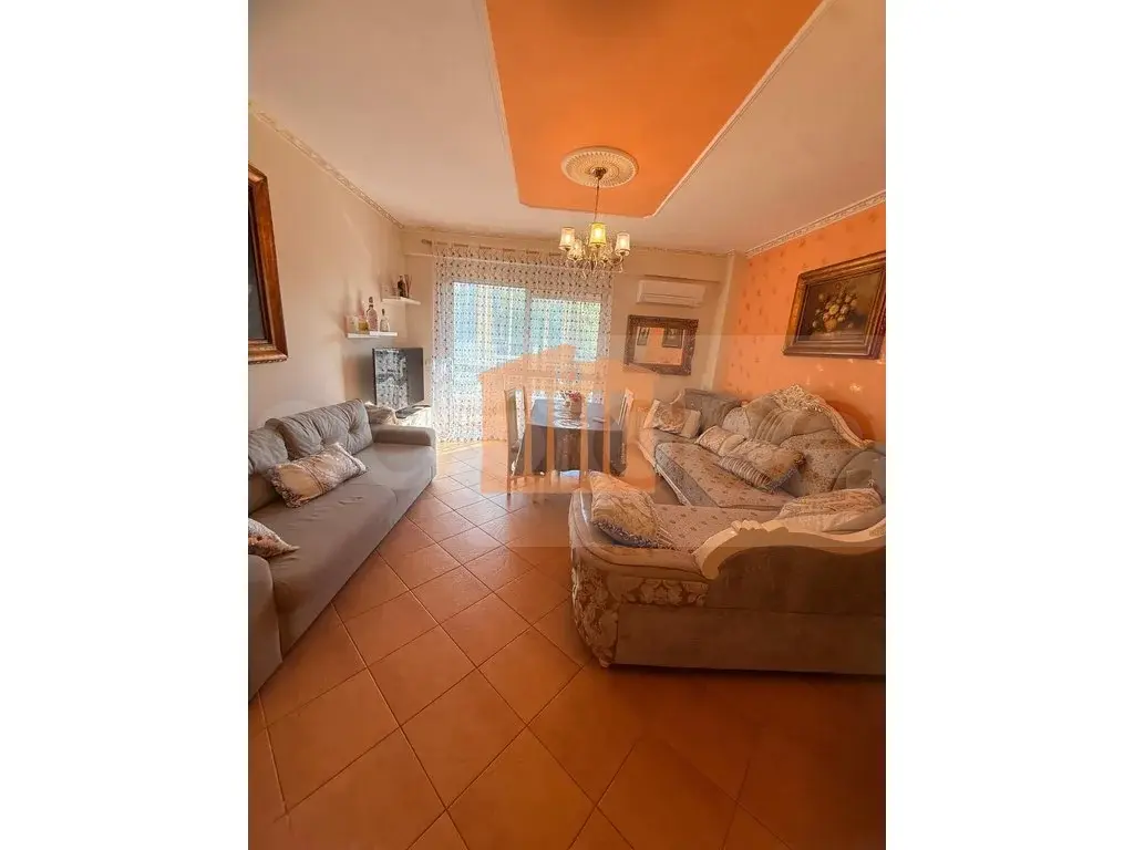 Apartament 1+1 dhoma 90 m² 3 kati