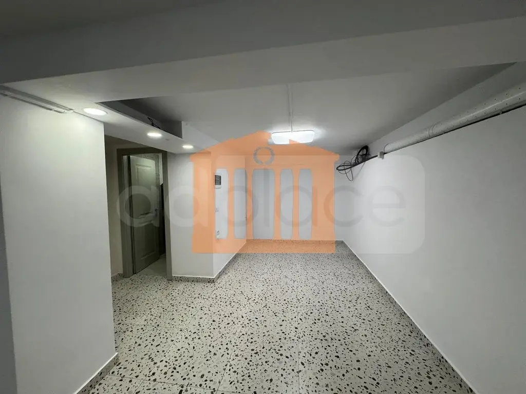 Pasuri të patundshme komerciale 77 m²
