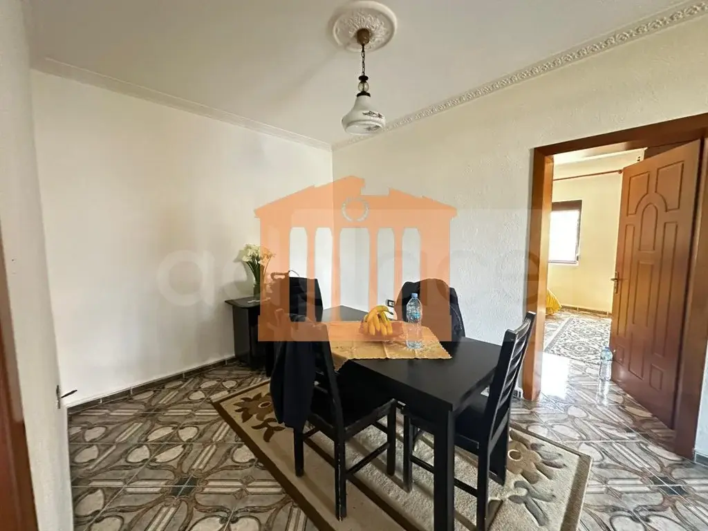 Vilë 477 m²