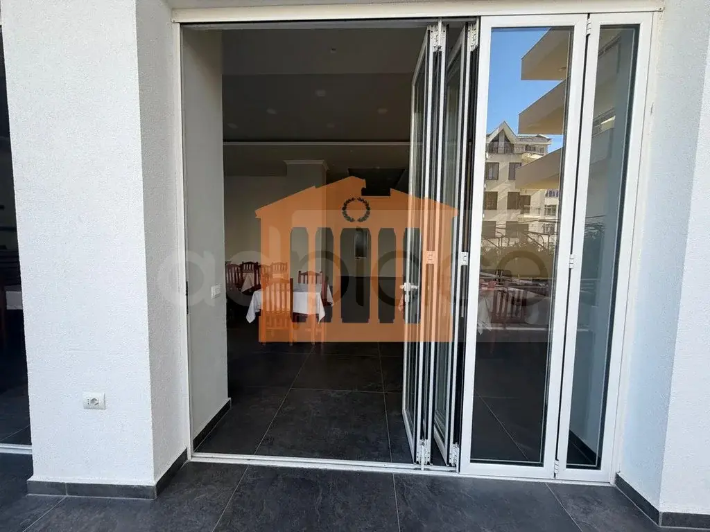 Pasuri të patundshme komerciale 1100 m² 5 kati