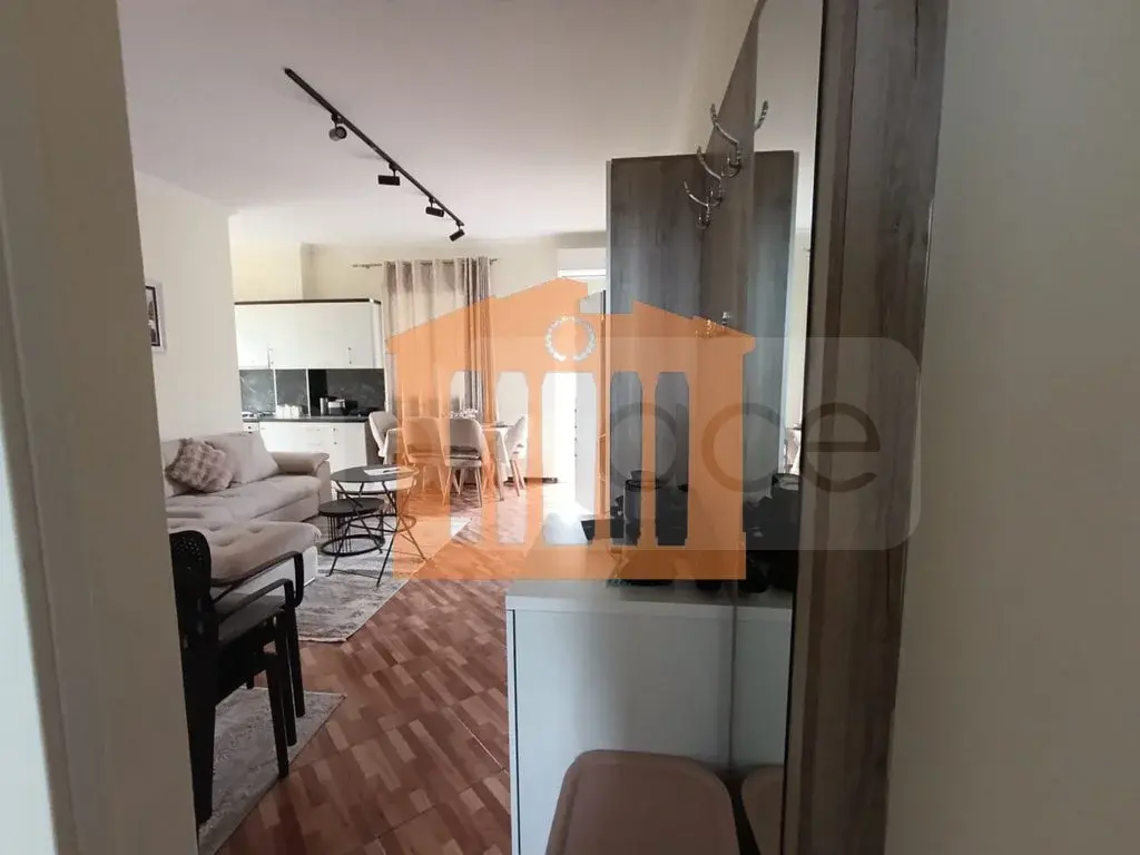 Apartament 1+3 dhoma 100 m² 1 kati